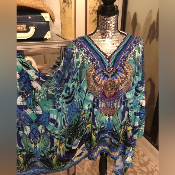 Camilla Tops - Camilla Kaftan Amazon Azure
O/S NWT split sleeve
Never worn